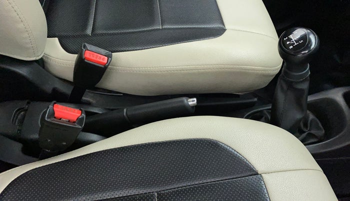 2014 Maruti Wagon R Stingray VXI, Petrol, Manual, 81,132 km, Gear Lever