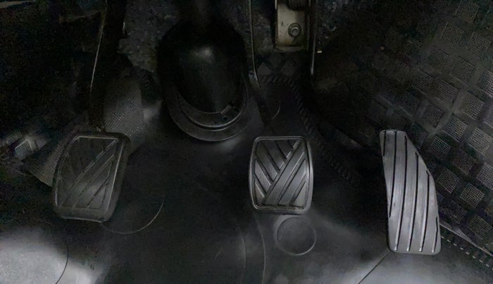 2014 Maruti Wagon R Stingray VXI, Petrol, Manual, 81,132 km, Pedals