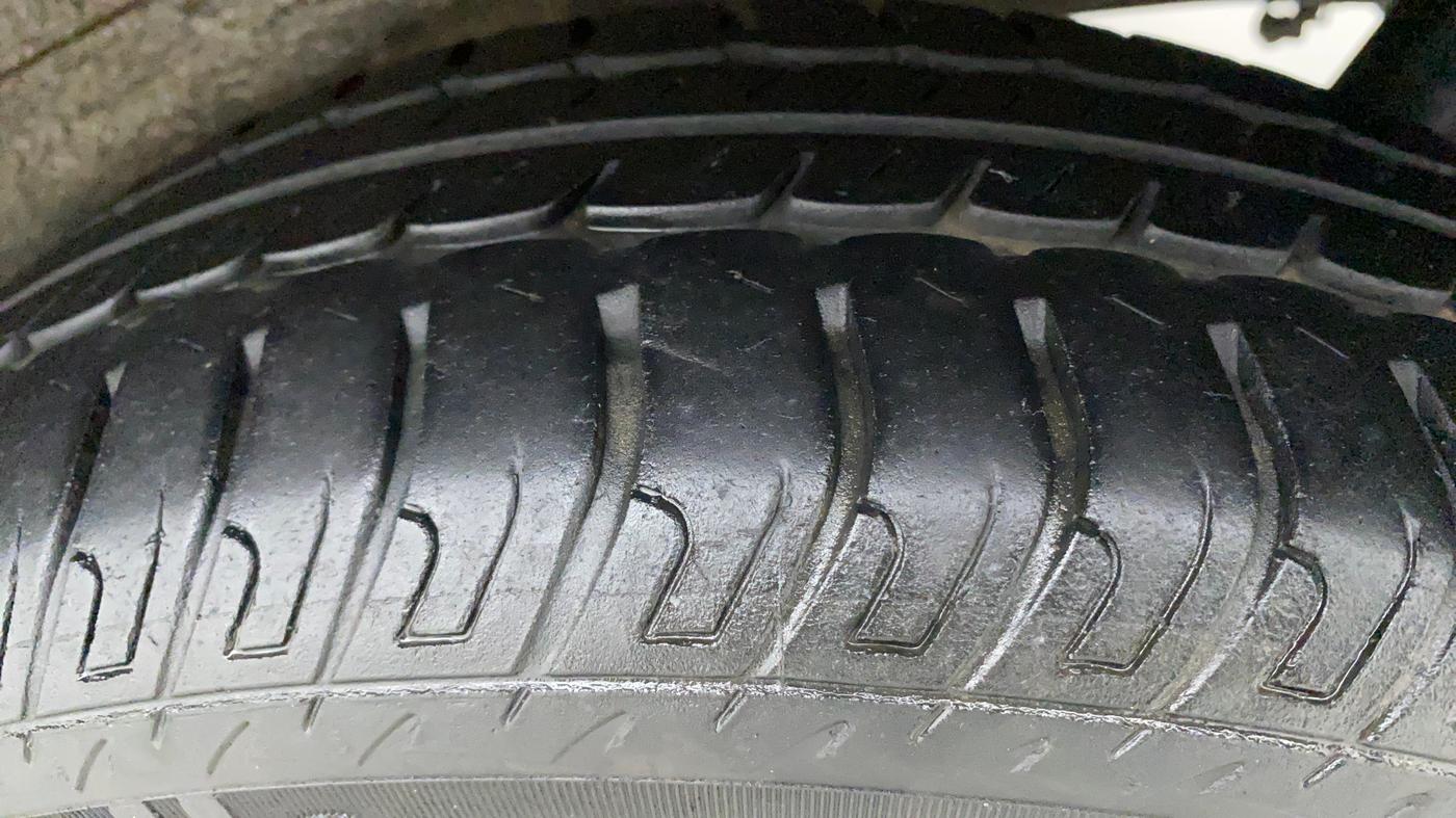 2014 Maruti Wagon R Stingray VXI, Petrol, Manual, 81,132 km, Left Rear Tyre Tread