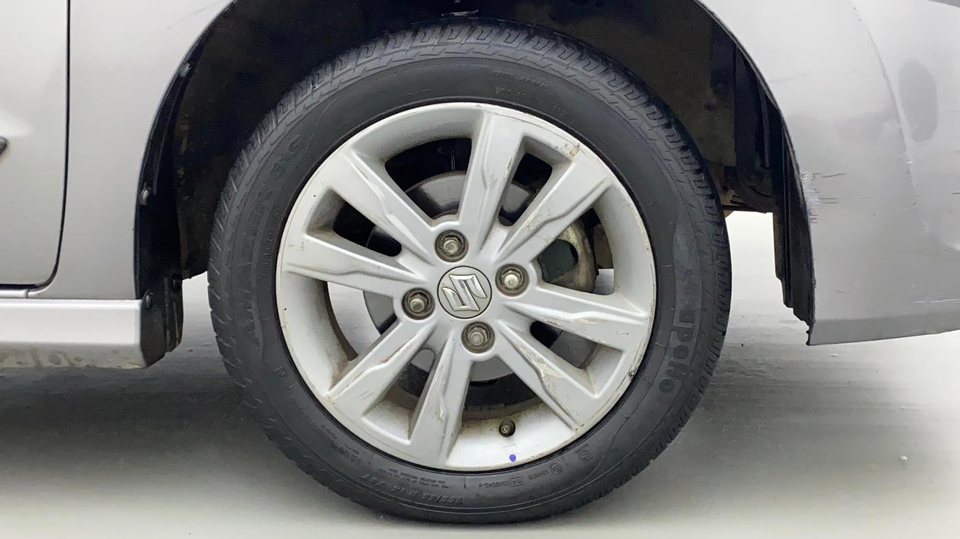2014 Maruti Wagon R Stingray VXI, Petrol, Manual, 81,132 km, Right Front Wheel