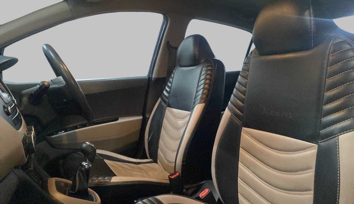 2014 Hyundai Xcent S (O) 1.2, Petrol, Manual, 42,538 km, Right Side Front Door Cabin