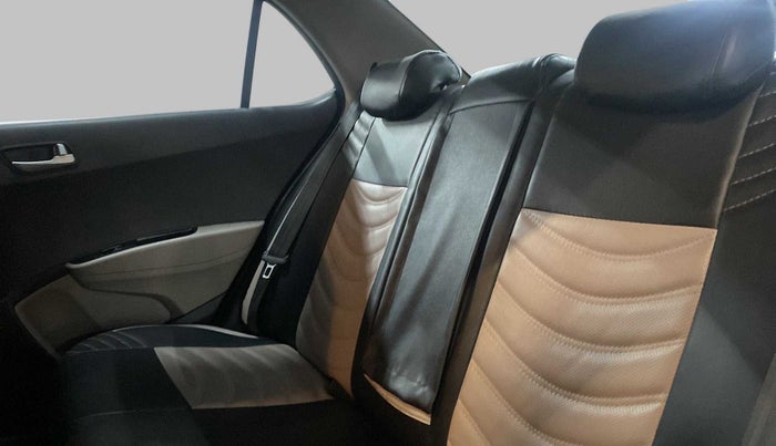 2014 Hyundai Xcent S (O) 1.2, Petrol, Manual, 42,538 km, Right Side Rear Door Cabin