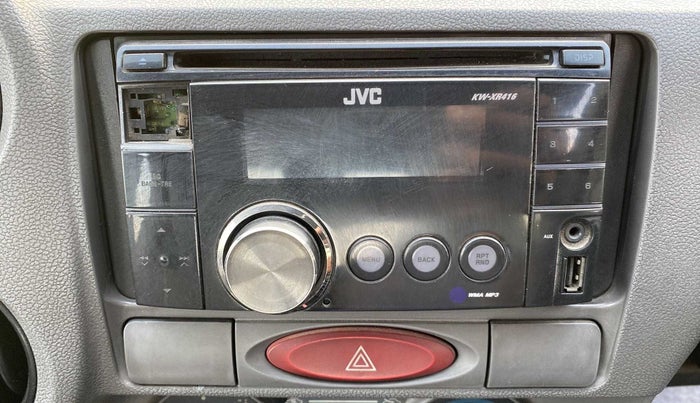 2011 Toyota Etios Liva G, Petrol, Manual, 78,102 km, Infotainment system - Button has minor damage