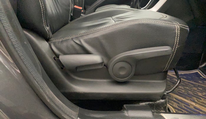 2020 Maruti S Cross ZETA 1.5, Petrol, Manual, 36,138 km, Driver Side Adjustment Panel