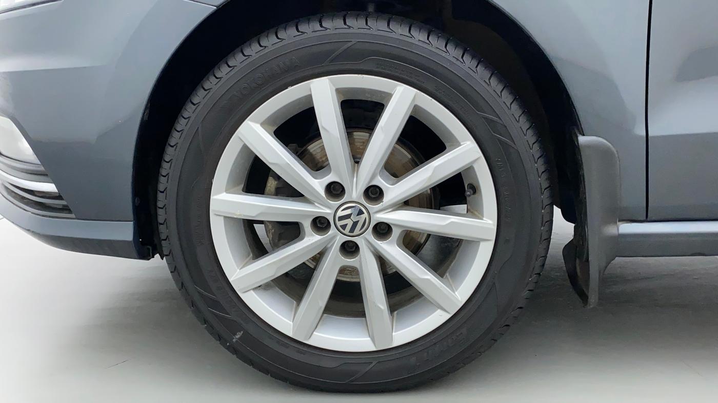 2017 Volkswagen Ameo HIGHLINE1.2L PLUS 16 ALLOY, Petrol, Manual, 1,14,844 km, Left Front Wheel