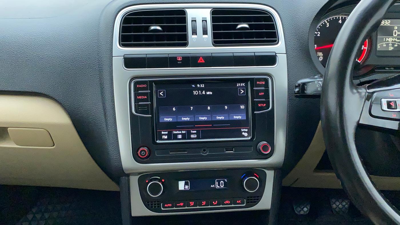 2017 Volkswagen Ameo HIGHLINE1.2L PLUS 16 ALLOY, Petrol, Manual, 1,14,844 km, Air Conditioner