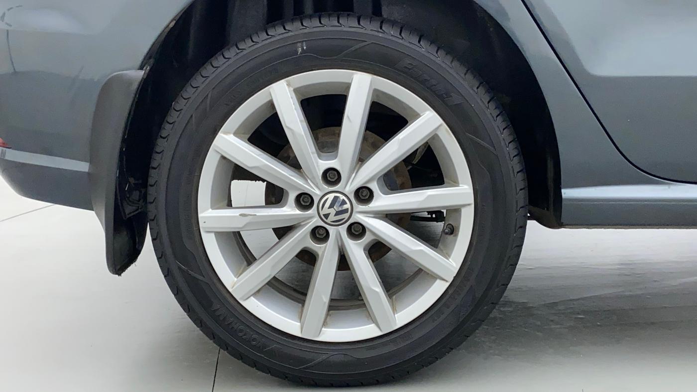 2017 Volkswagen Ameo HIGHLINE1.2L PLUS 16 ALLOY, Petrol, Manual, 1,14,844 km, Right Rear Wheel
