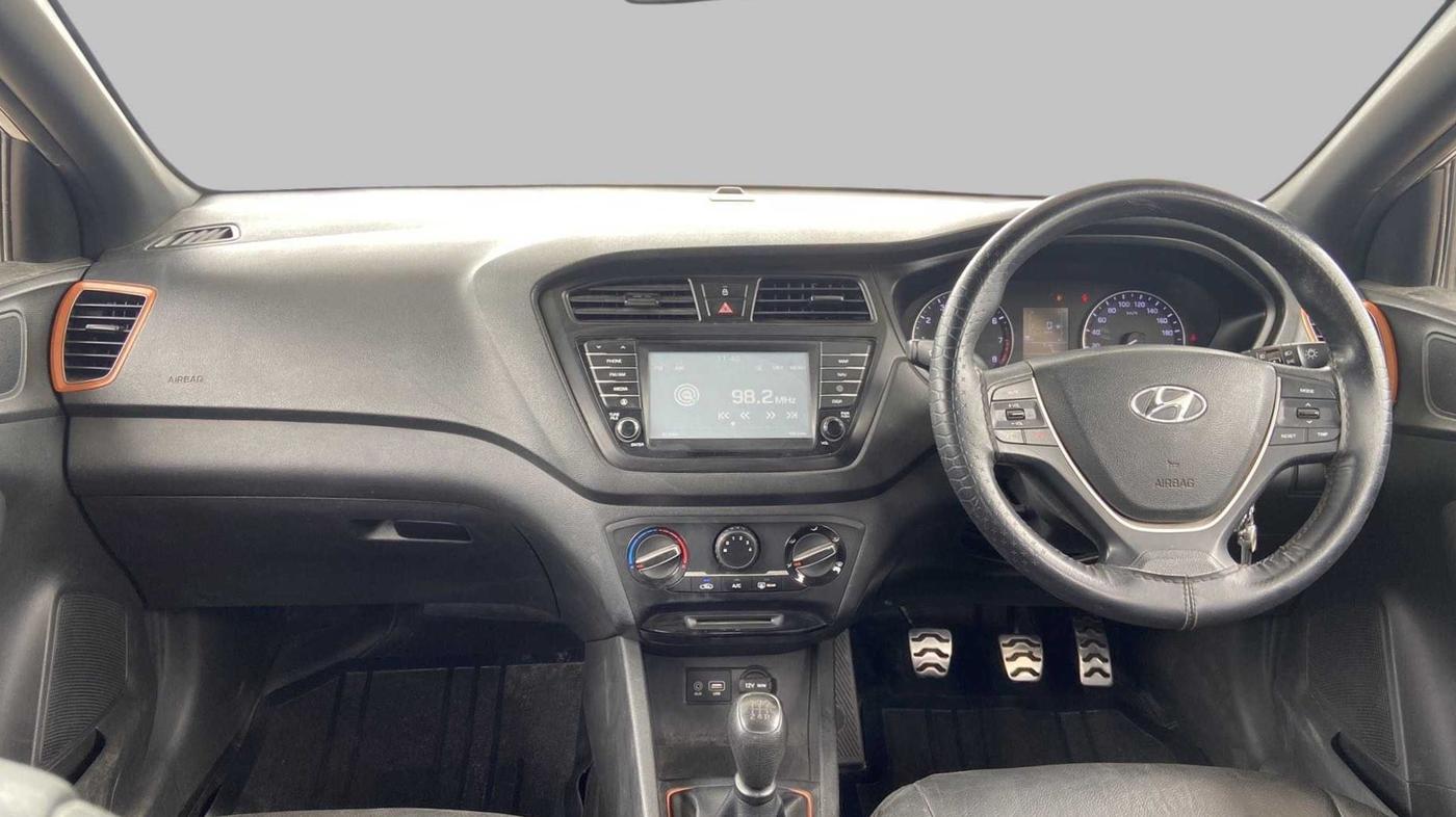 2017 Hyundai i20 Active 1.2 S, Petrol, Manual, 91,107 km, Dashboard