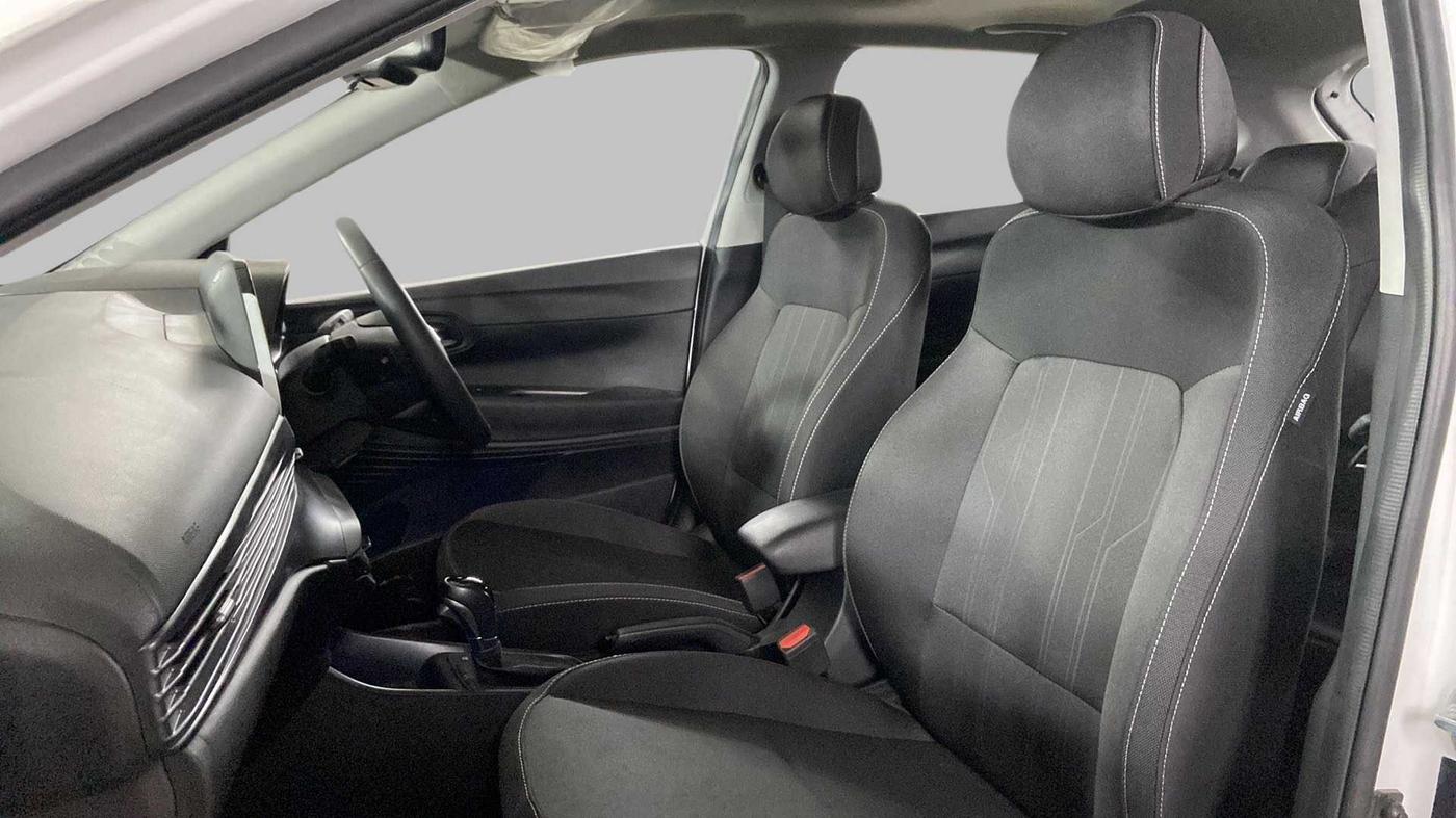2022 Hyundai NEW I20 ASTA (O) 1.2 AT, Petrol, Automatic, 2,722 km, Right Side Front Door Cabin