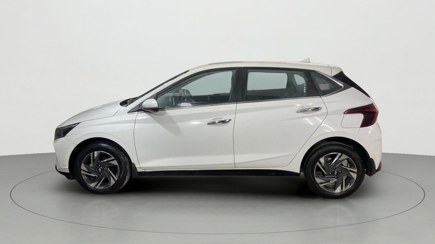 2022 Hyundai NEW I20 ASTA (O) 1.2 AT, Petrol, Automatic, 2,722 km, Left Side