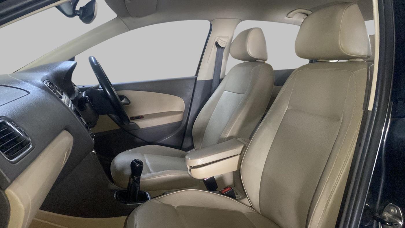 2017 Volkswagen Vento HIGHLINE PLUS 1.5 16 ALLOY, Diesel, Manual, 43,583 km, Right Side Front Door Cabin