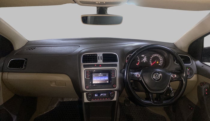 2017 Volkswagen Vento HIGHLINE PLUS 1.5 16 ALLOY, Diesel, Manual, 43,583 km, Dashboard