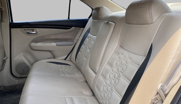 2016 Maruti Ciaz VDI+ SHVS, Diesel, Manual, 1,01,798 km, Right Side Rear Door Cabin