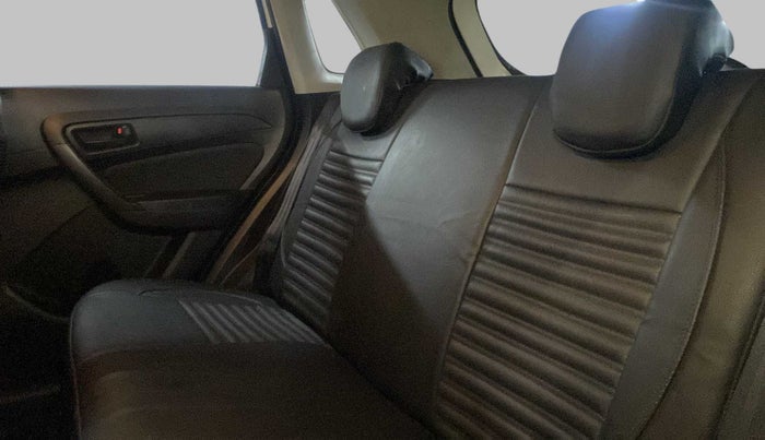2022 Maruti Vitara Brezza VXI, Petrol, Manual, 22,834 km, Right Side Rear Door Cabin