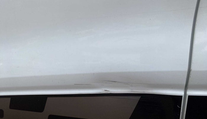 2018 Renault Kwid RXT 1.0 (O), Petrol, Manual, 60,916 km, Front passenger door - Minor scratches