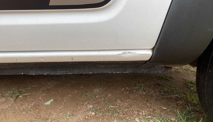 2018 Renault Kwid RXT 1.0 (O), Petrol, Manual, 60,916 km, Left running board - Minor scratches