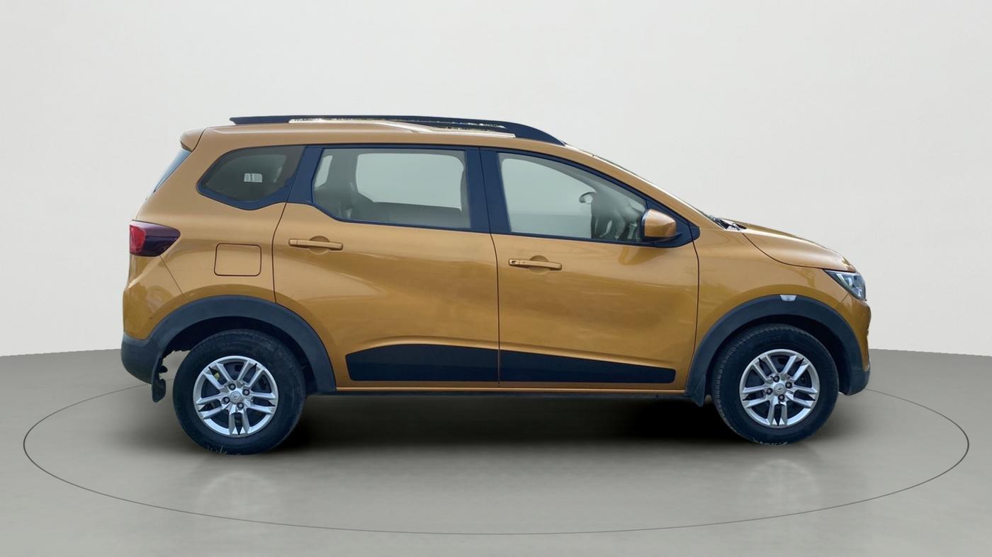 2020 Renault TRIBER RXT AMT, Petrol, Automatic, 25,986 km, Right Side View