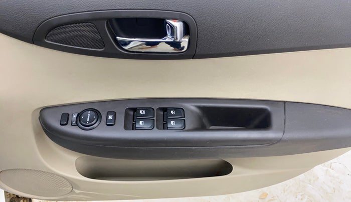 2014 Hyundai i20 ASTA 1.2, Petrol, Manual, 36,268 km, Driver Side Door Panels Control