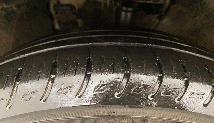 2023 KIA CARENS  PRESTIGE 1.5 TURBO PETROL IMT 7 STR , Petrol, Manual, 35,362 km, Left Front Tyre Tread