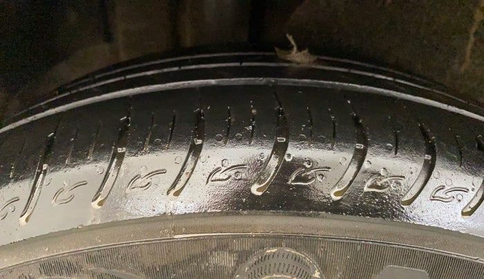 2023 KIA CARENS  PRESTIGE 1.5 TURBO PETROL IMT 7 STR , Petrol, Manual, 35,362 km, Right Rear Tyre Tread