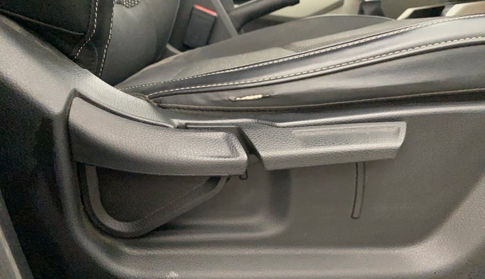 2023 KIA CARENS  PRESTIGE 1.5 TURBO PETROL IMT 7 STR , Petrol, Manual, 35,362 km, Driver Side Adjustment Panel