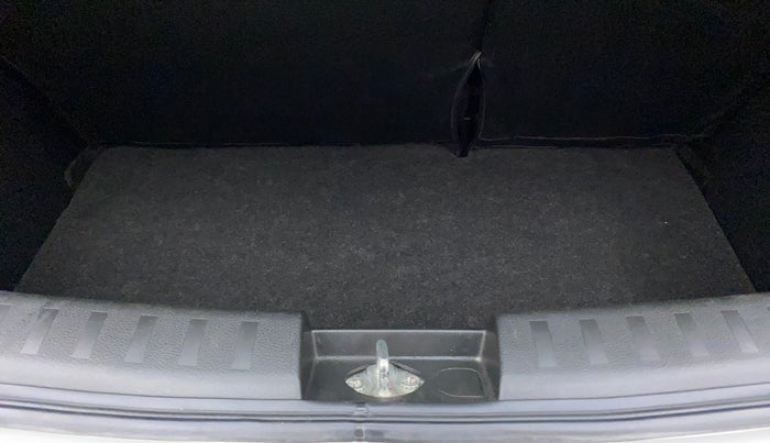 2016 Maruti Swift ZXI, Petrol, Manual, 45,118 km, Boot Inside