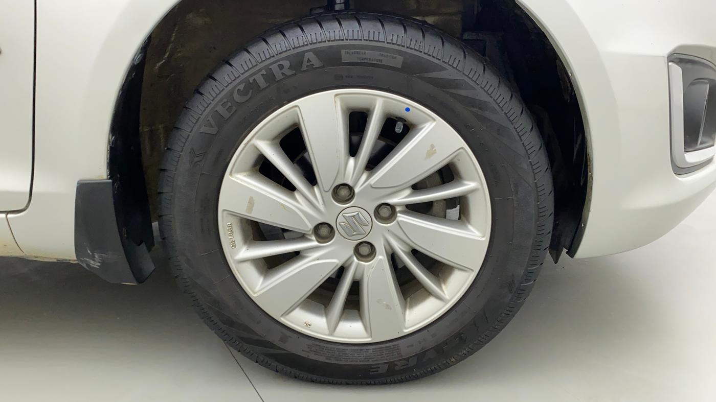 2016 Maruti Swift ZXI, Petrol, Manual, 45,118 km, Right Front Wheel