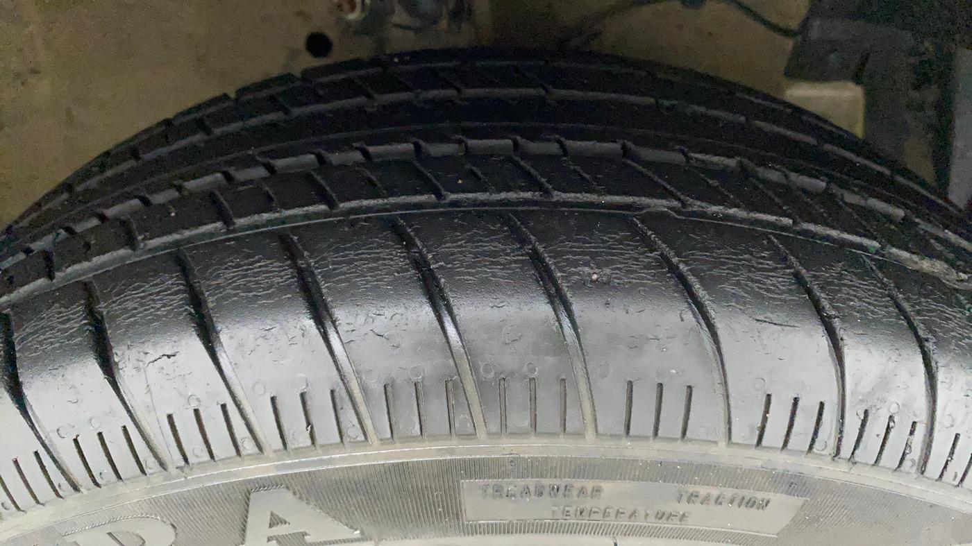 2016 Maruti Swift ZXI, Petrol, Manual, 45,118 km, Right Front Tyre Tread