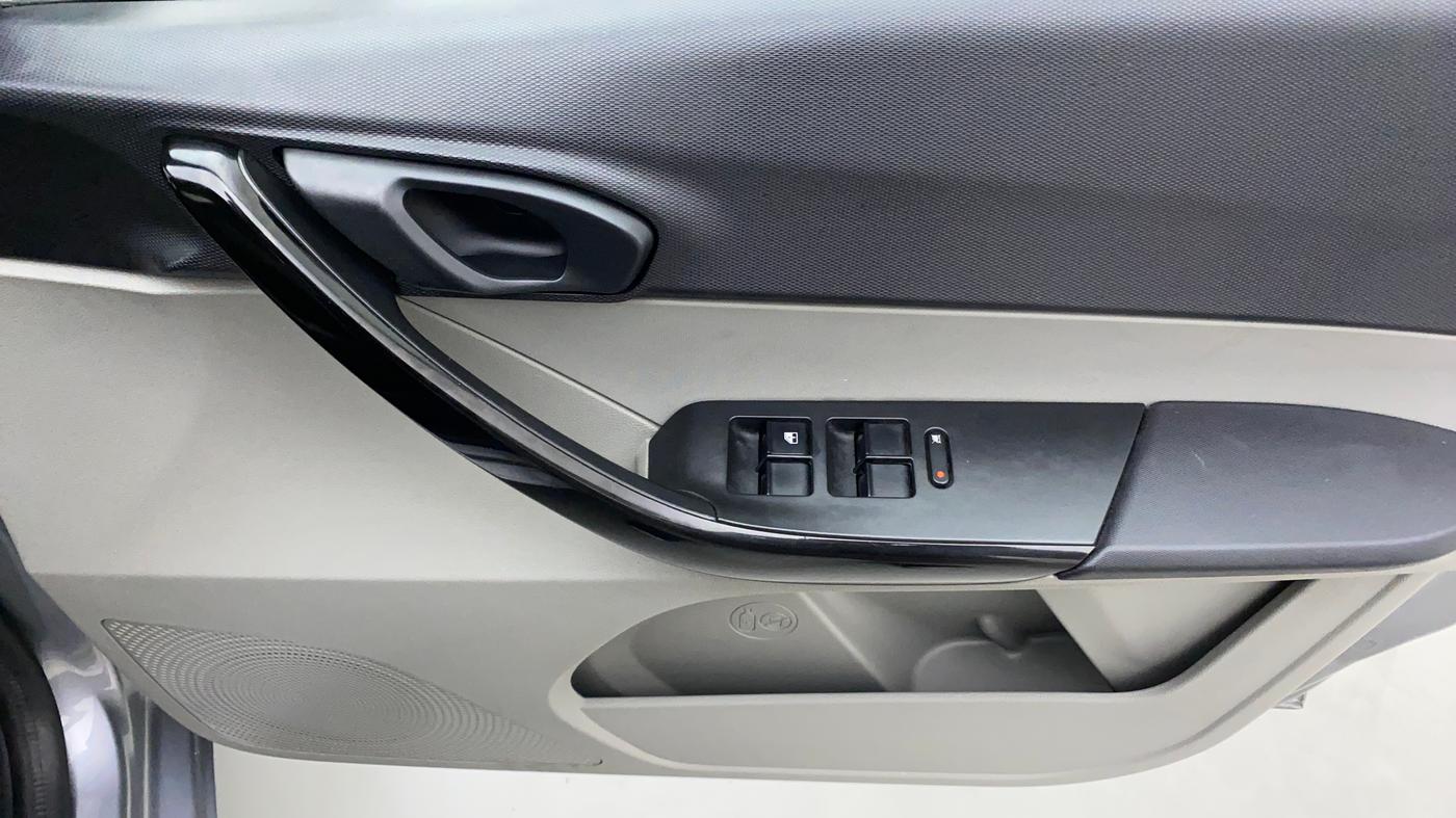 2019 Tata Tiago XZ PETROL, Petrol, Manual, 24,355 km, Driver Side Door Panels Control