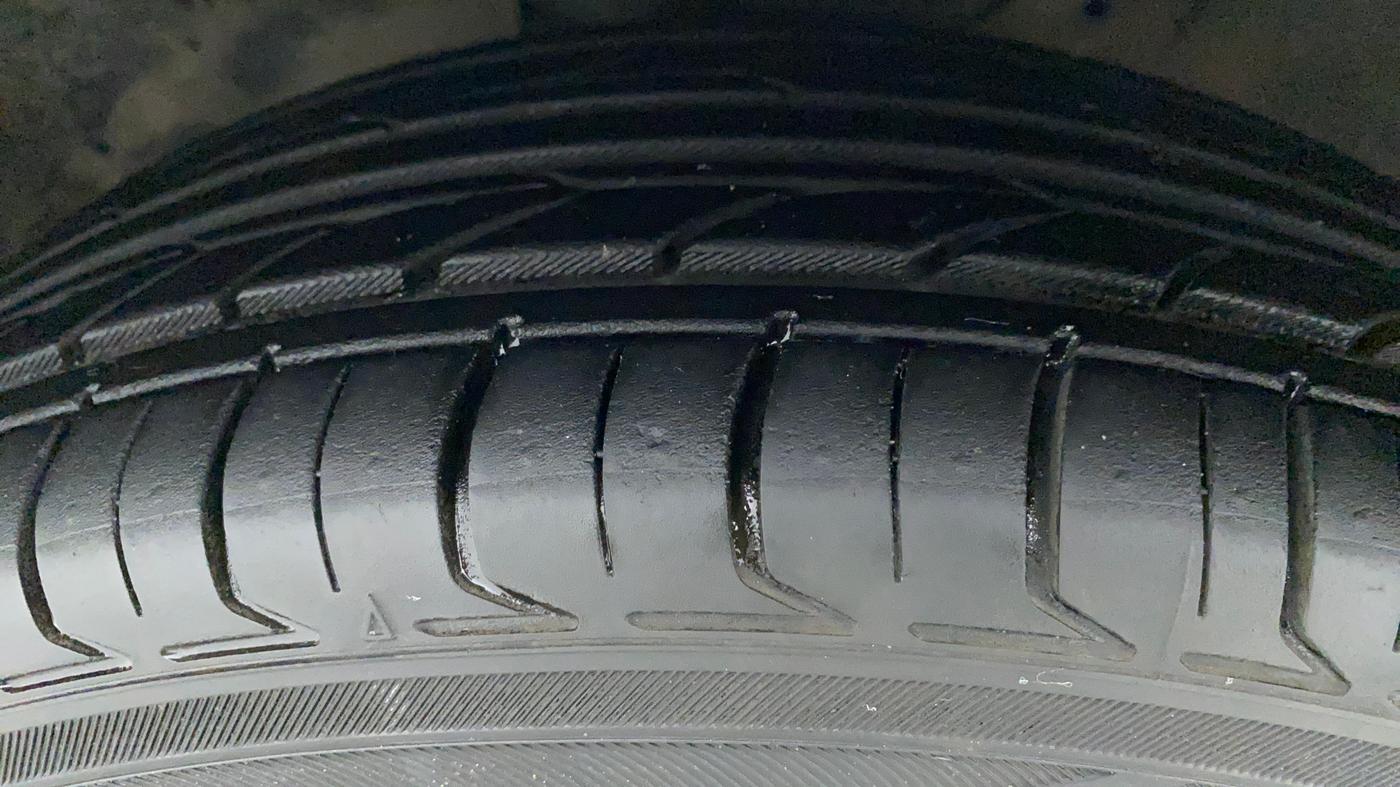 2018 Maruti IGNIS ALPHA 1.3, Diesel, Manual, 58,962 km, Left Front Tyre Tread