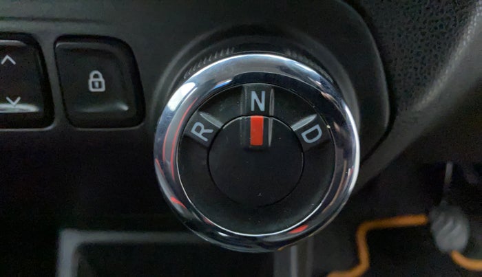 2018 Renault Kwid RXT 1.0 AMT (O), Petrol, Automatic, 34,897 km, Gear Lever