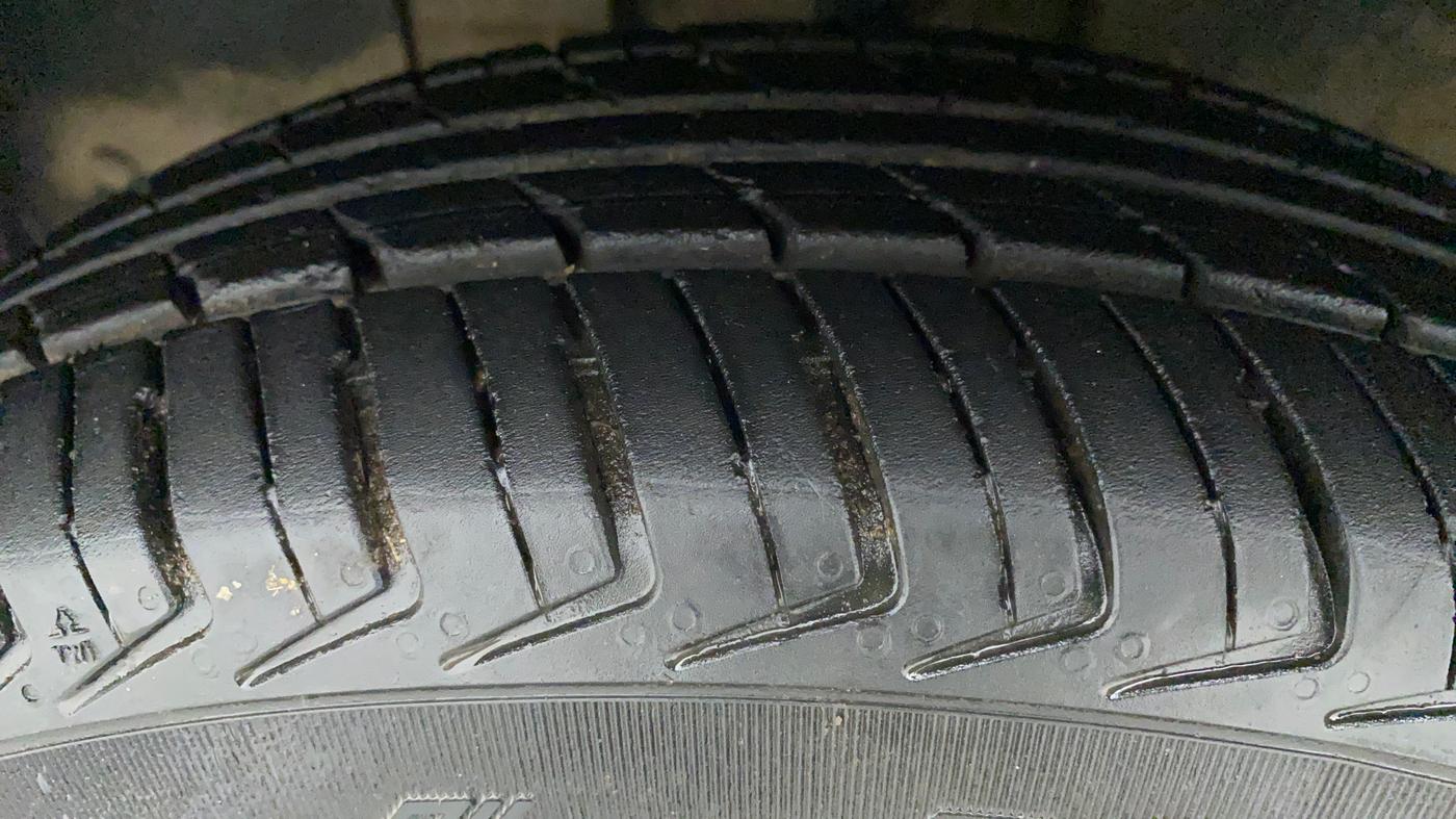 2018 Renault Kwid RXT 1.0 AMT (O), Petrol, Automatic, 34,897 km, Left Front Tyre Tread