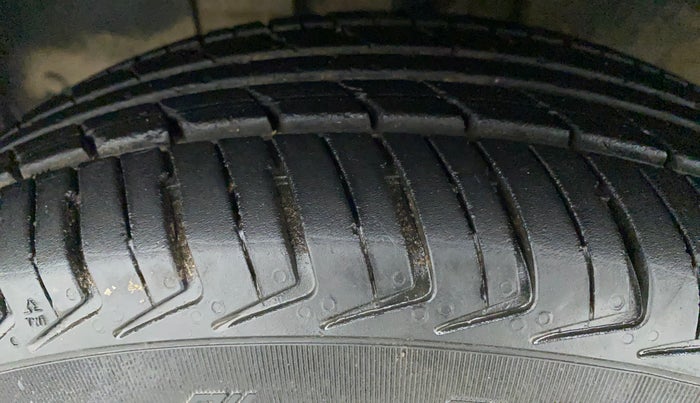 2018 Renault Kwid RXT 1.0 AMT (O), Petrol, Automatic, 34,897 km, Left Front Tyre Tread