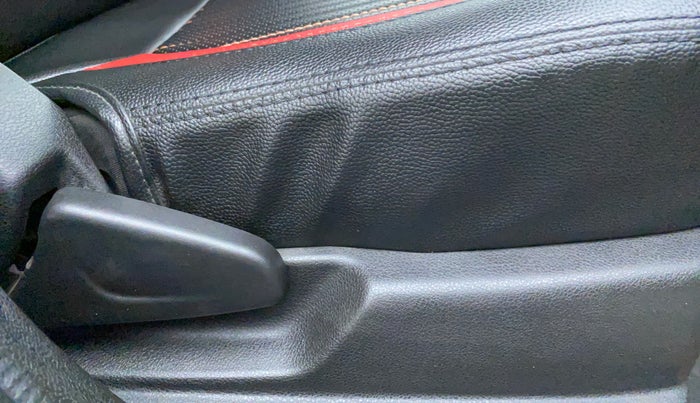 2018 Renault Kwid RXT 1.0 AMT (O), Petrol, Automatic, 34,897 km, Driver Side Adjustment Panel