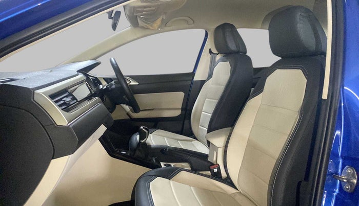 2022 Volkswagen VIRTUS HIGHLINE TSI 1.0 MT, Petrol, Manual, 2,268 km, Right Side Front Door Cabin