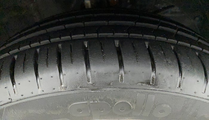2022 Maruti Baleno ALPHA 1.2 AGS, Petrol, Automatic, 6,942 km, Right Front Tyre Tread