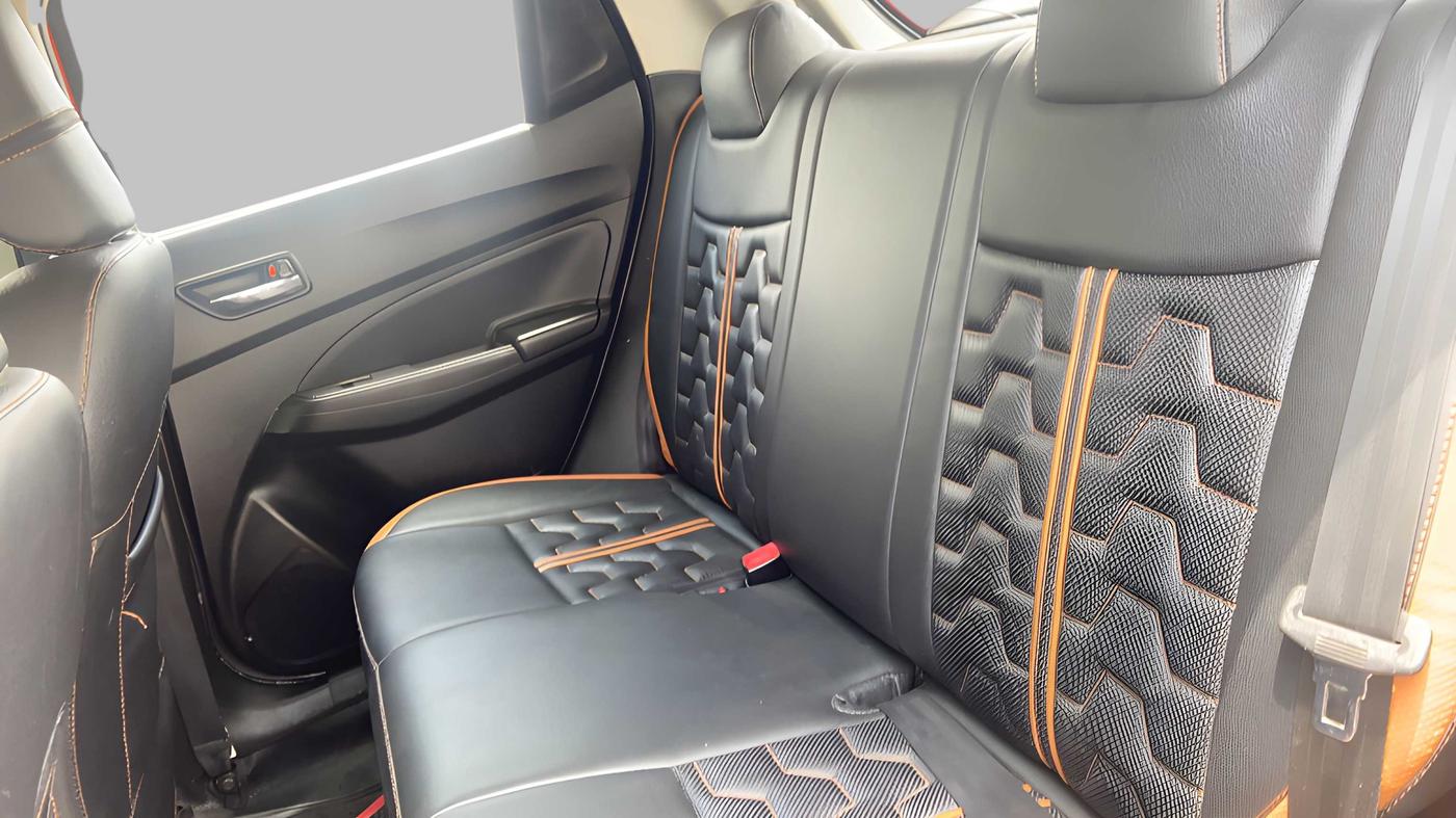2018 Maruti Swift VXI, Petrol, Manual, 38,189 km, Right Side Rear Door Cabin