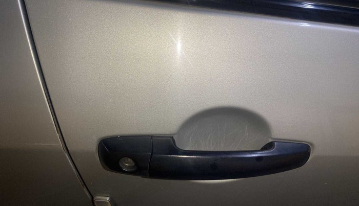 2015 Maruti Swift LDI, Diesel, Manual, 80,303 km, Driver-side door - Minor scratches