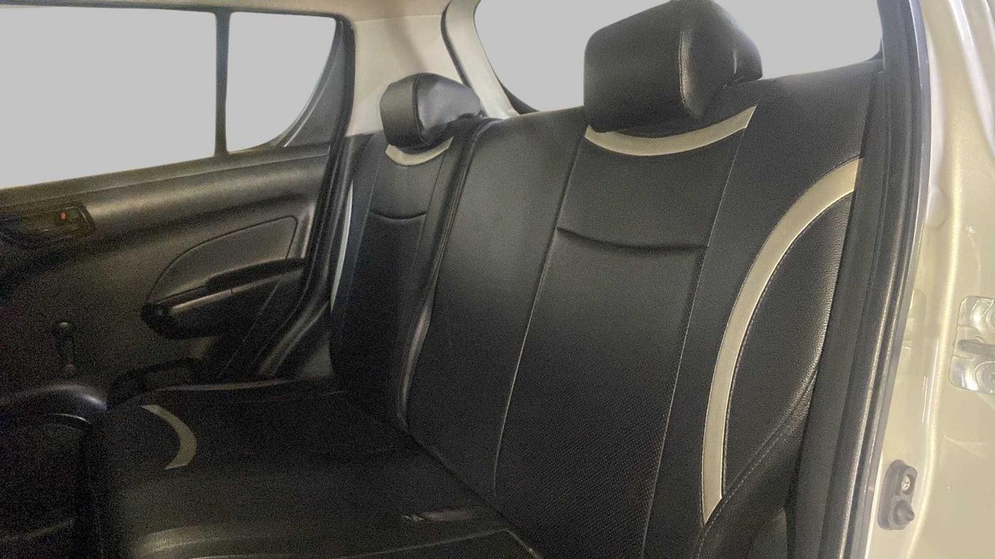 2015 Maruti Swift LDI, Diesel, Manual, 80,303 km, Right Side Rear Door Cabin