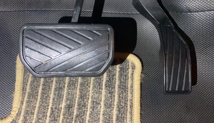 2018 Maruti Ciaz ALPHA  AT 1.4  PETROL, Petrol, Automatic, 31,284 km, Pedals