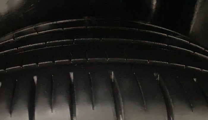 2018 Maruti Ciaz ALPHA  AT 1.4  PETROL, Petrol, Automatic, 31,284 km, Left Rear Tyre Tread