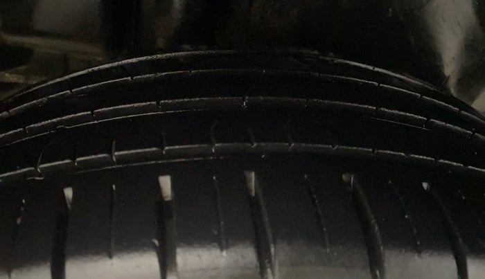 2018 Maruti Ciaz ALPHA  AT 1.4  PETROL, Petrol, Automatic, 31,284 km, Right Rear Tyre Tread