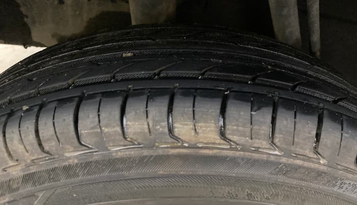 2017 Renault Kwid RXT 1.0, Petrol, Manual, 91,023 km, Right Rear Tyre Tread