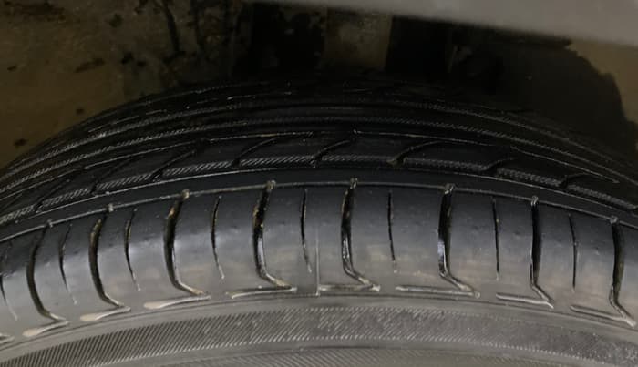 2017 Renault Kwid RXT 1.0, Petrol, Manual, 91,023 km, Right Front Tyre Tread