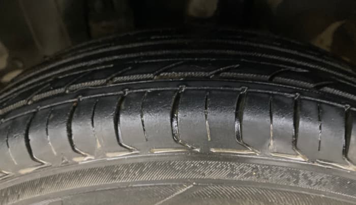 2017 Renault Kwid RXT 1.0, Petrol, Manual, 91,023 km, Left Front Tyre Tread