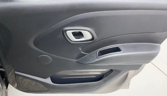 2018 Datsun Redi Go T (O), Petrol, Manual, 51,222 km, Driver Side Door Panels Control