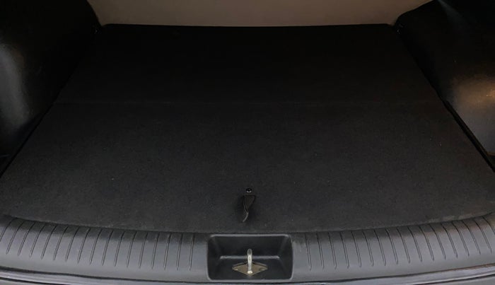 2016 Hyundai Creta SX 1.6 DIESEL, Diesel, Manual, 90,673 km, Boot Inside