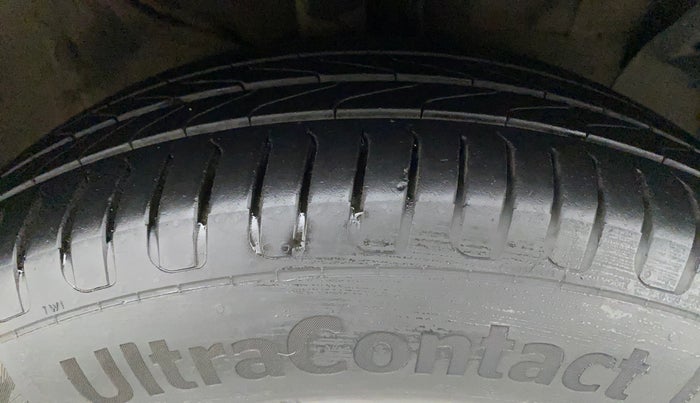 2016 Hyundai Creta SX 1.6 DIESEL, Diesel, Manual, 90,673 km, Right Front Tyre Tread