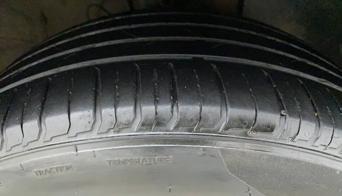 2021 Hyundai VENUE SX 1.5 (O) EXECUTIVE CRDI, Diesel, Manual, 35,965 km, Right Front Tyre Tread