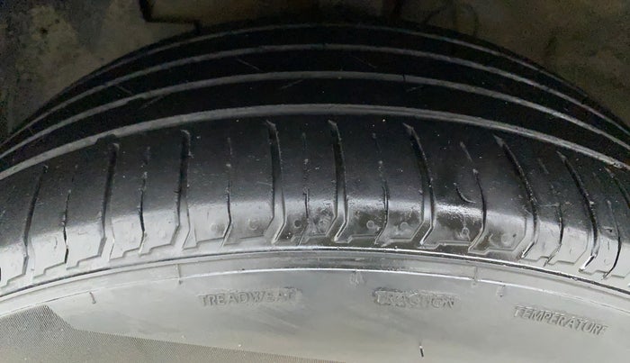 2021 Hyundai VENUE SX 1.5 (O) EXECUTIVE CRDI, Diesel, Manual, 35,965 km, Left Front Tyre Tread